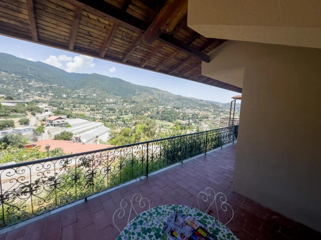 Casa a Schiera con 2 Camere da Letto — Smack Home Sanremo