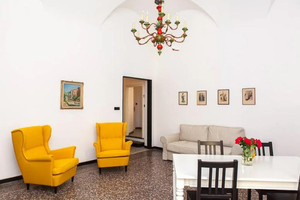 Casa Carducci – Spacious historical home close to the beach