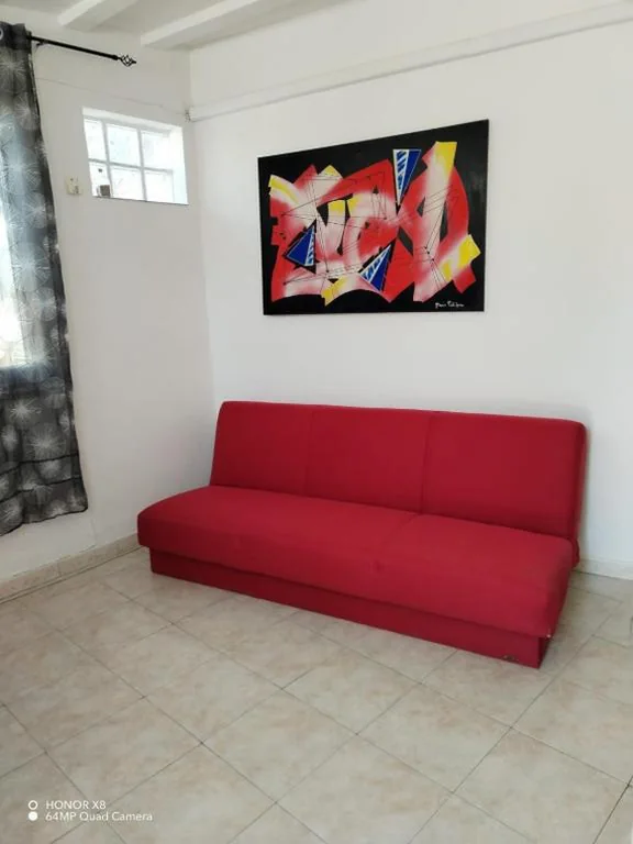 Casa con 1 Camera da Letto — Casetta con giardino vicino al mare