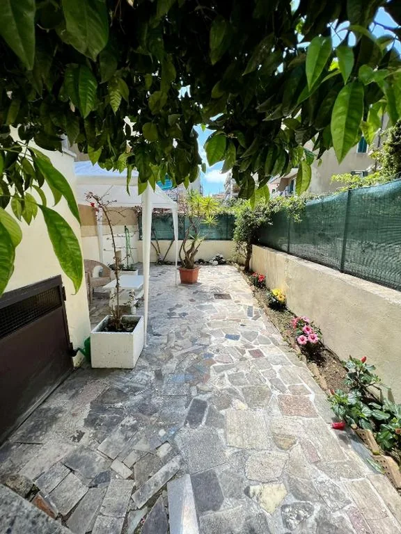1-Bedroom House — La Casa di Betty