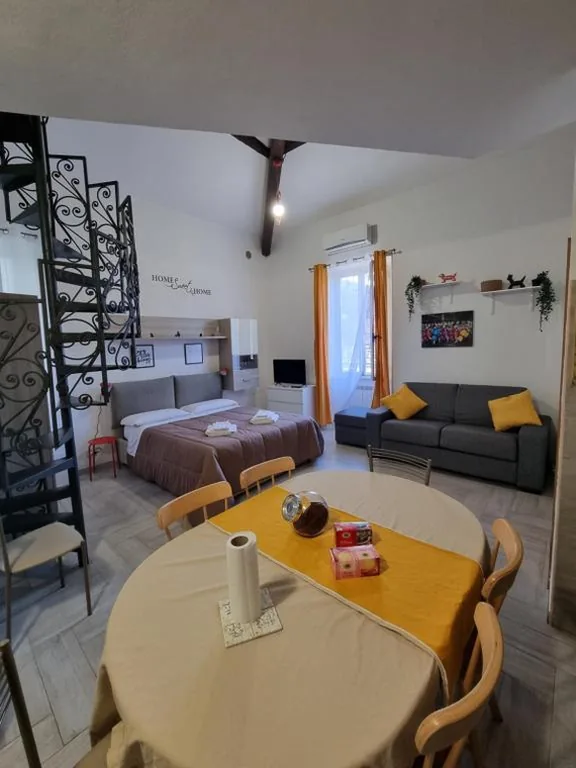Casa con 1 Camera da Letto — Loftiense Roma