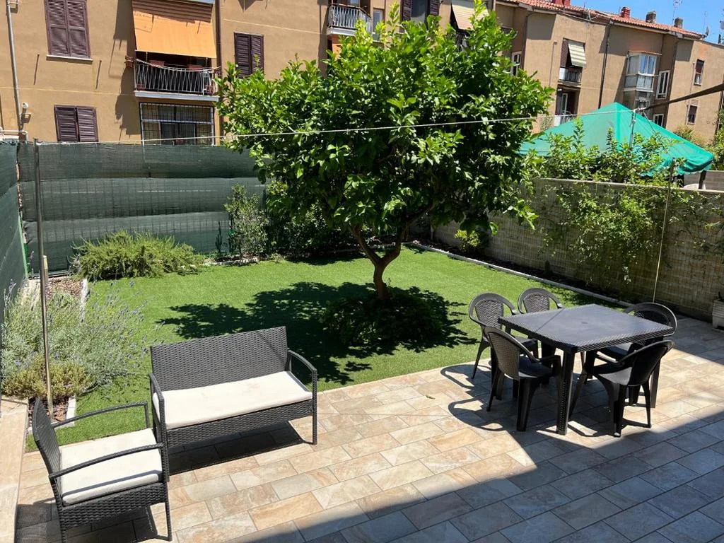 Casa con 2 Camere da Letto — Casa Paestum. Your wonderful garden in Rome