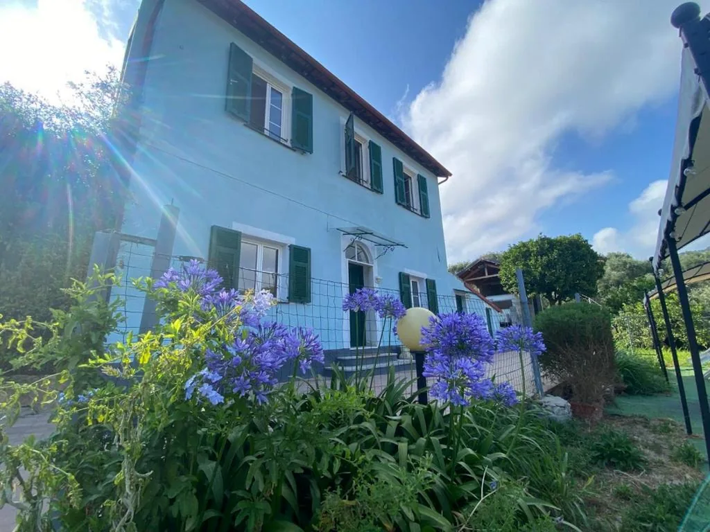 Casa con 4 camere da letto — Casa Elvira