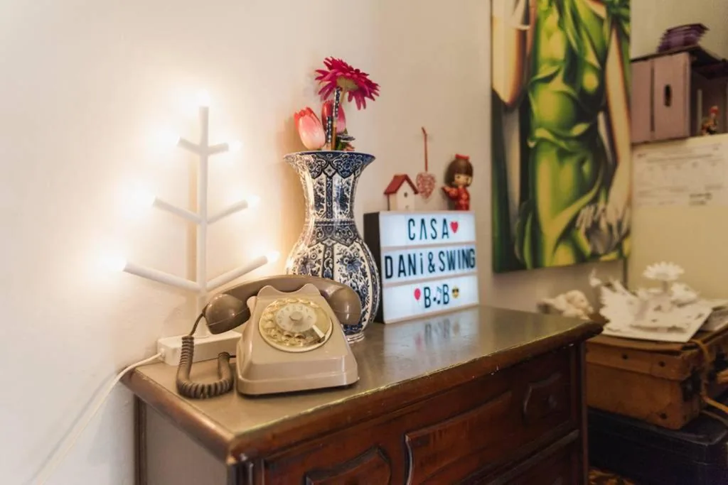 Casa Dani&Swing Bed&Books