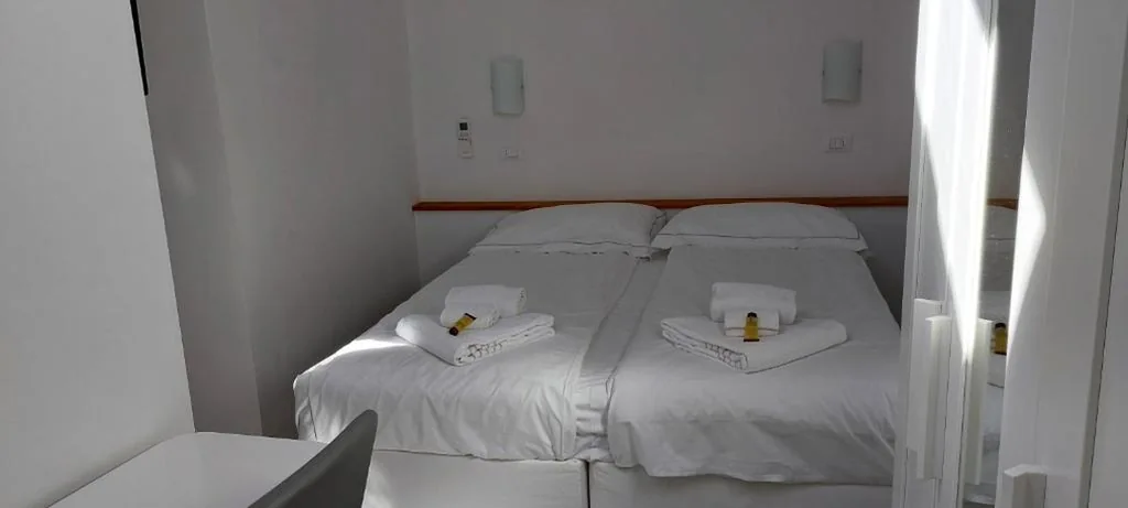 CASA LUIGIA ROOMS MTB in FINALBORGO Bike room — foto 8