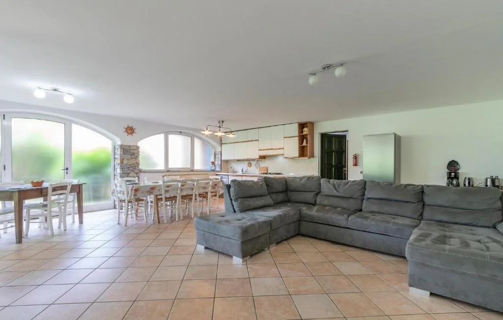 5-Bedroom Holiday Home — Villa Begonia