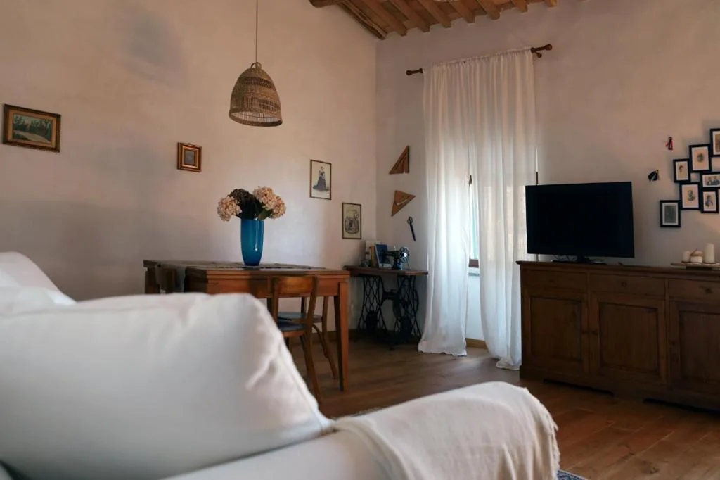 Casa Vacanze — C’era una volta nel rione Castello vista lago