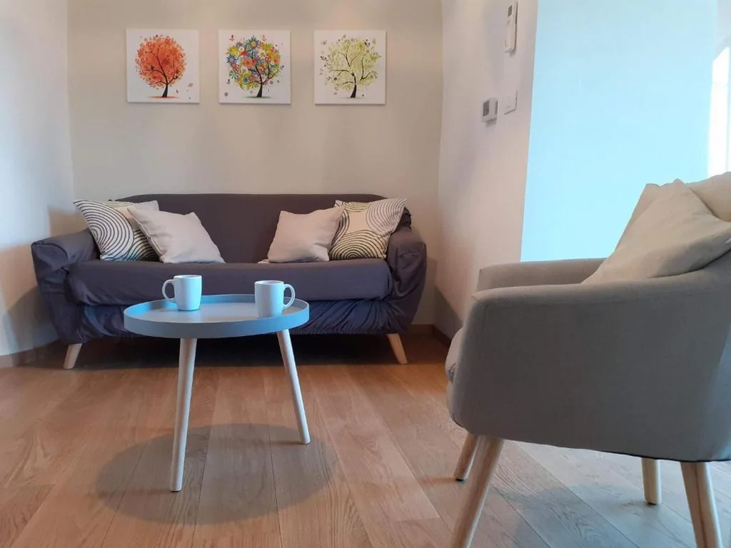 Casa Vacanze con 2 Camere da Letto — Chic Coastal Hill Escape