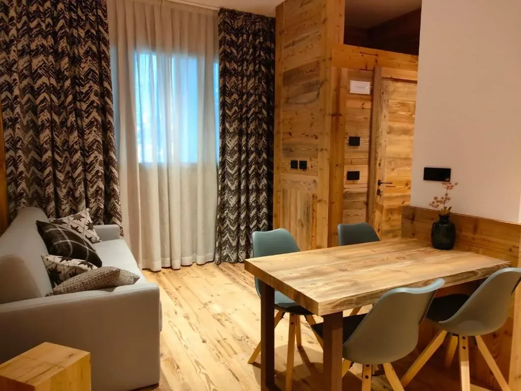 Casa Vacanze — Fior di Roccia Apartments- in centro Cervinia, sauna privata, Matterhorn dream