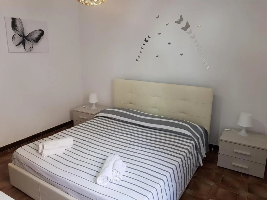 Holiday Home — La farfalla