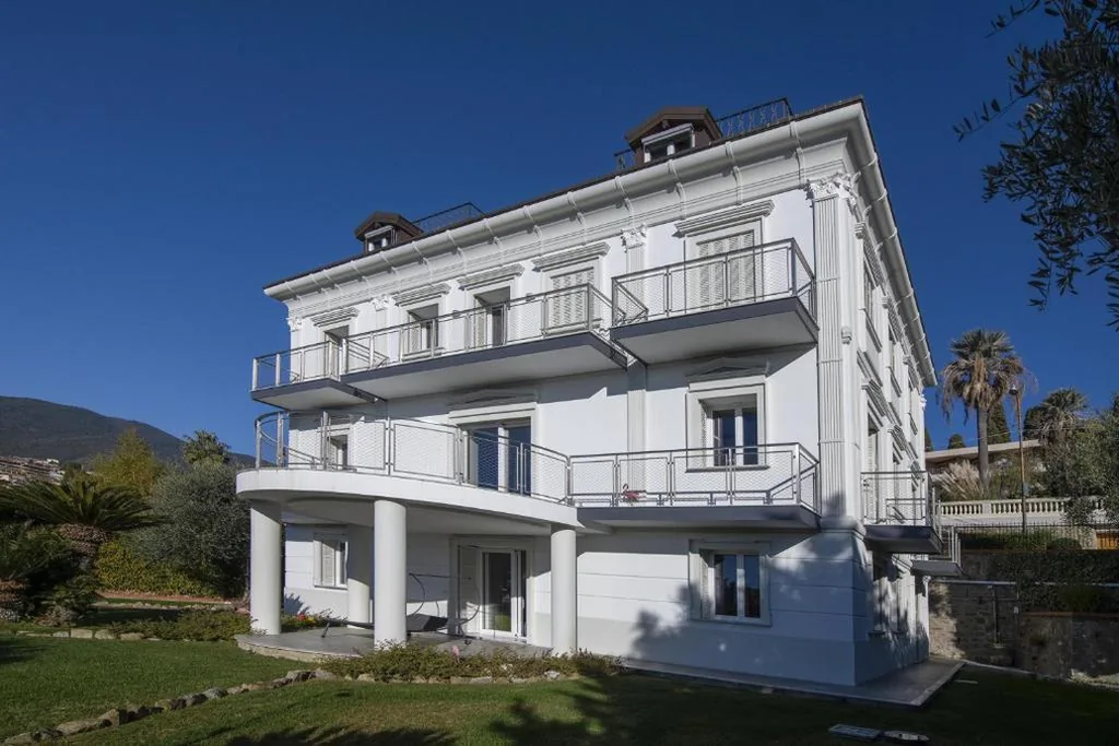 Holiday Home — La Lincolnia – with Garden and Seaview – Happy Rentals