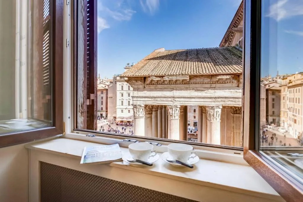 Casa Vacanze — Luxurious loft facing the Pantheon