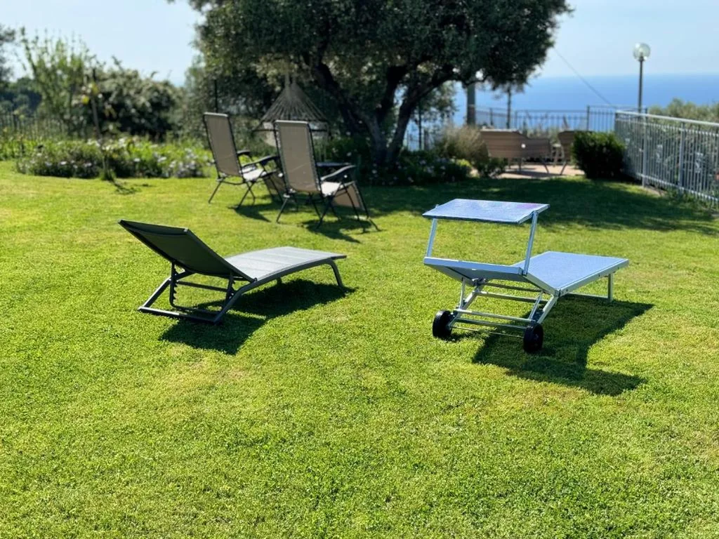 CASA VISTA MARE – Superb garden and Parking included