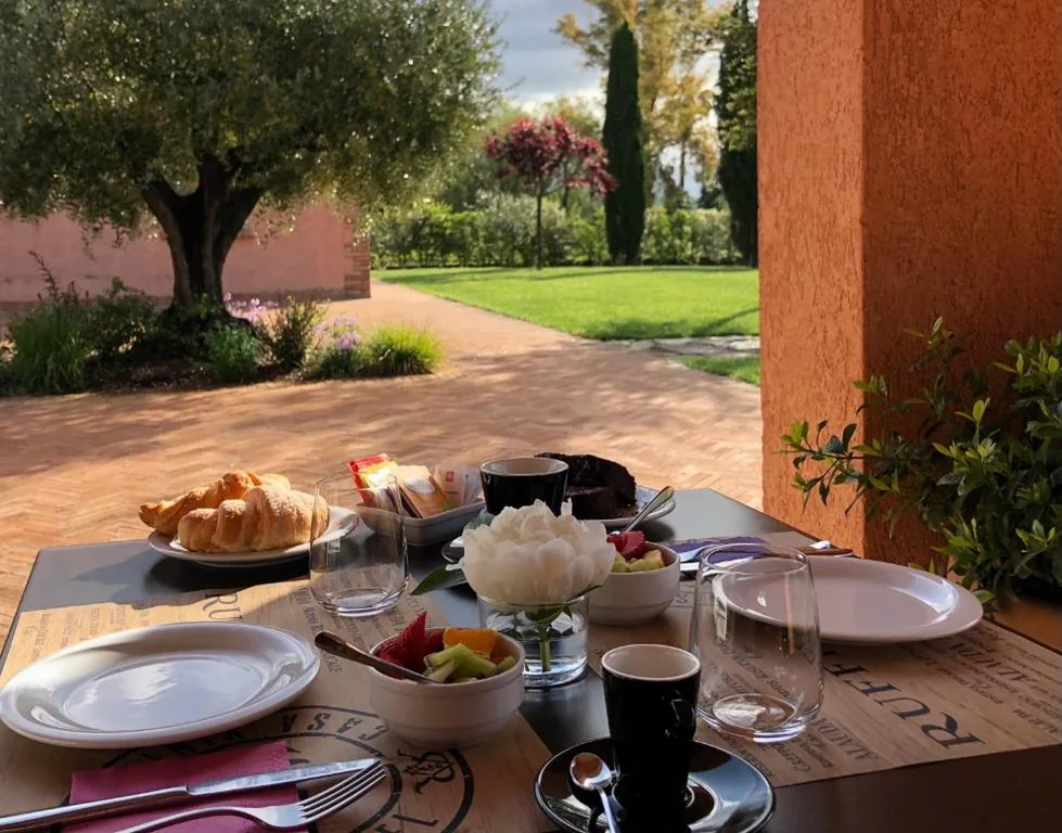 Casale Appia, bed and breakfast con giardino vicino a Ninfa e al Circeo