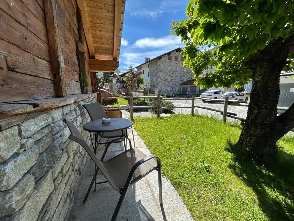Chalet con 1 Camera da Letto — HIBOU Chambres Affittacamere Cogne