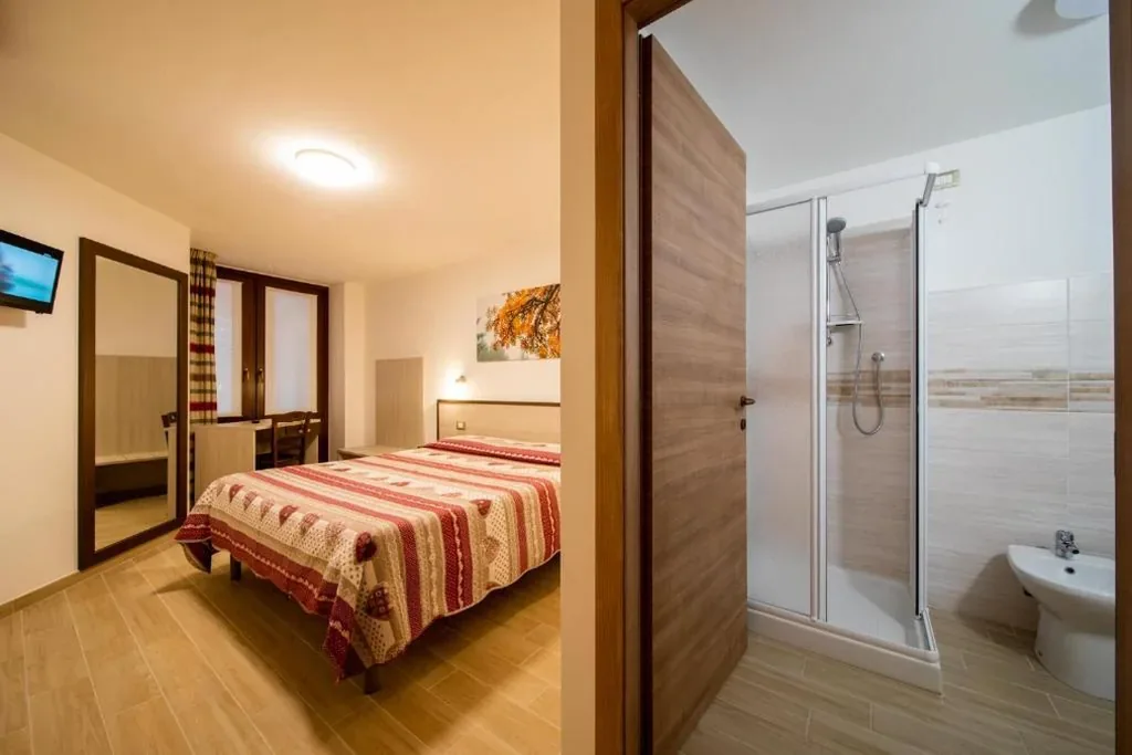Chambres d’hôtel à Rosy — foto 3