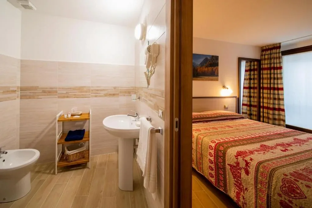 Chambres d’hôtel à Rosy — foto 6