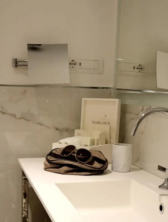 Comfort Queen Room with Sea View - Split Level/Non-Smoking — Sublimis Boutique Hotel, WorldHotels Elite
