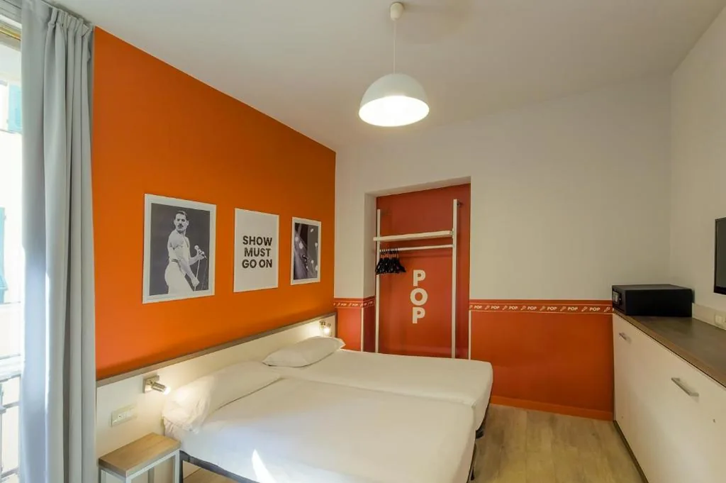 Comfort Triple Room with Three Single Beds - Non-Smoking — Sure Hotel by Best Western Nologo