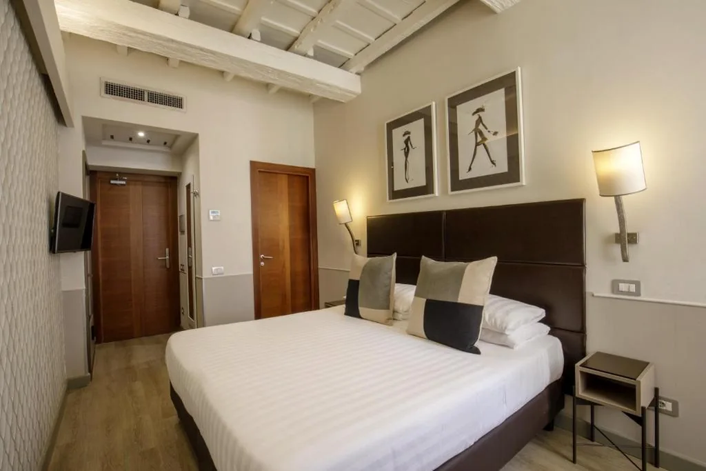 Condotti Palace — foto 3