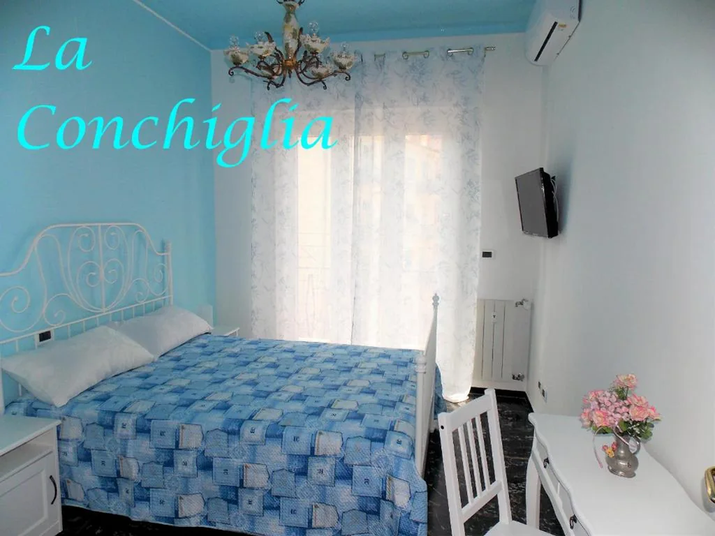 Deluxe Room (La Conchiglia) — AuStrAle