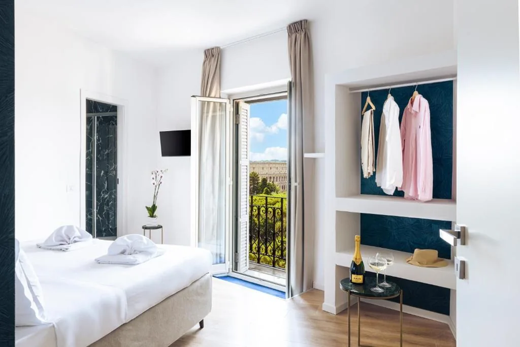 Deluxe Room with Colosseum View — Elysium Suites Colosseo