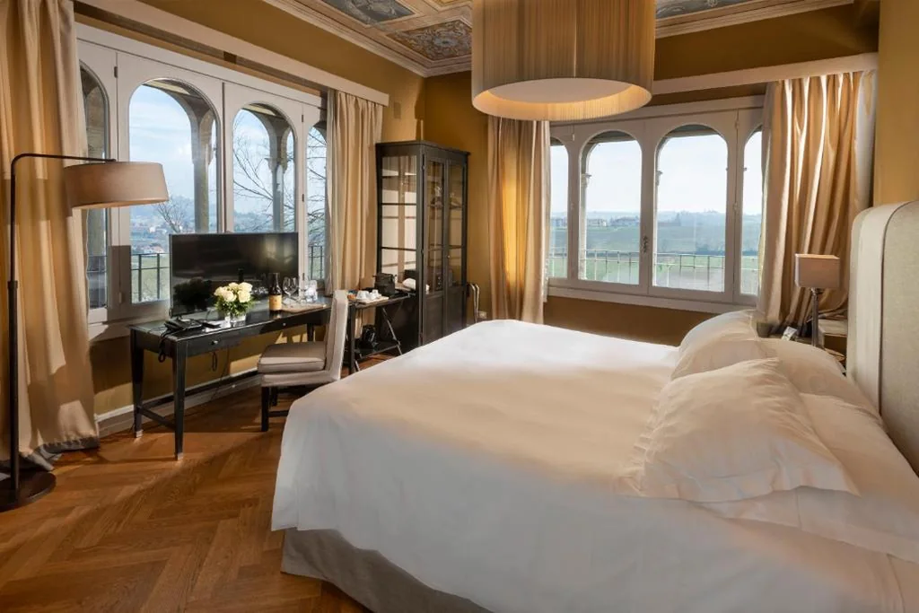 Deluxe Suite with Spa Bath and Spa Access — Villa Pattono Relais