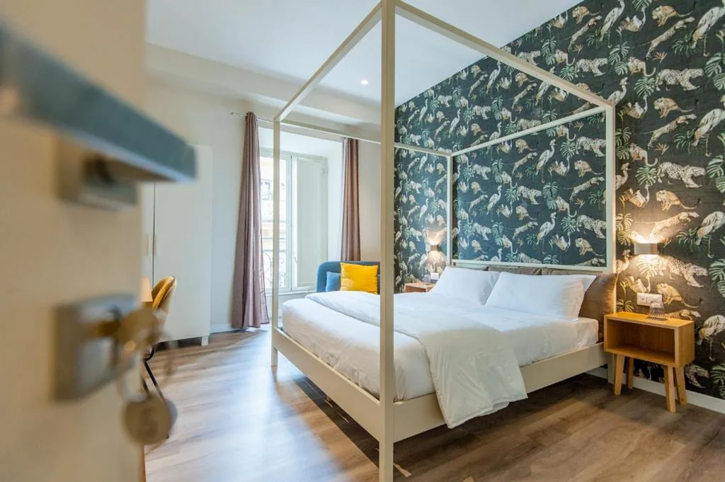 Design 18 Charming Rooms