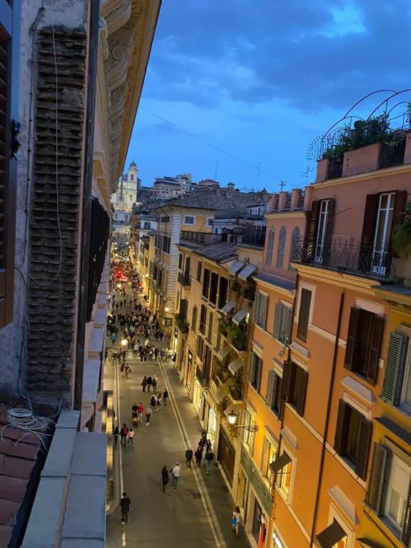 DIECI at Spanish Step – Belsiana Luxury Apartment