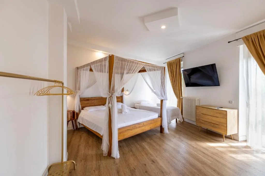 Domino Hotel