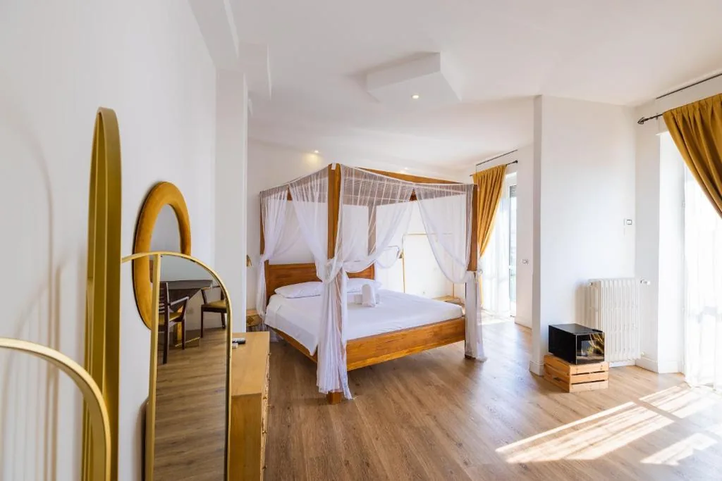 Domino Hotel