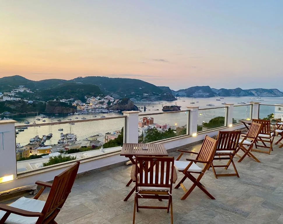 Domus Ponza SeaView, casa vacanze con terrazza vista mare a Ponza