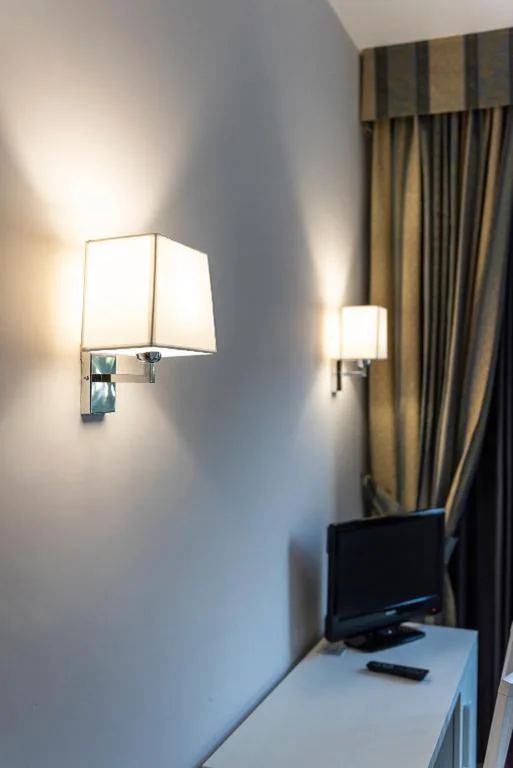 Due Camere Matrimoniali Piccole Comunicanti — Hotel Ristorante Maga Circe