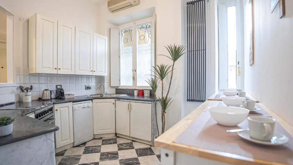 EasyTopStay – Colonna Guest House