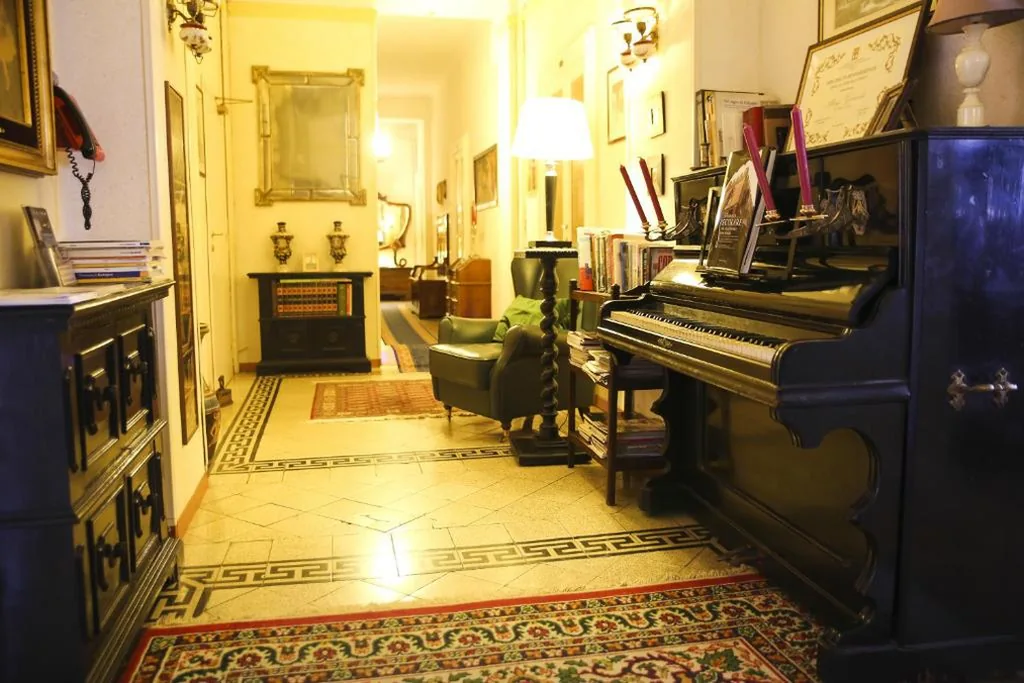 Albergo Garisenda con terrazza panoramica sulle Due Torri — foto 3
