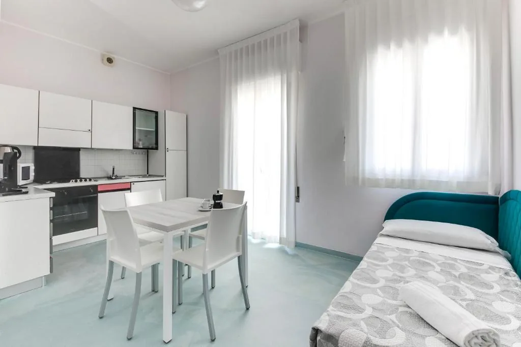 One-Bedroom Apartment with Balcony (4 Adults) — Residence Hotel Amalfi