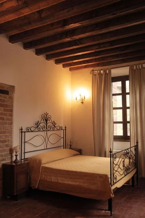 Camera Classic Matrimoniale/Doppia con Letti Singoli — Antico Borgo Di Tabiano Castello – Relais de Charme