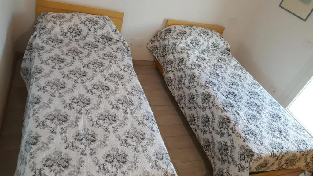 Twin Room with Shared Bathroom — Le Botti B&B