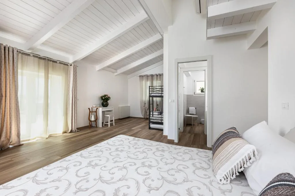Deluxe Family Room — Ca’ Mira – Room&Breakfast