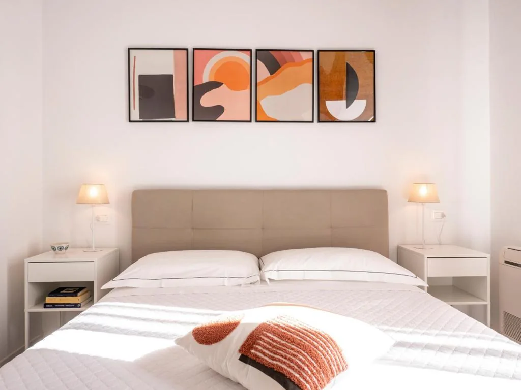 Camera King con Balcone — Zuara9Room Rimini