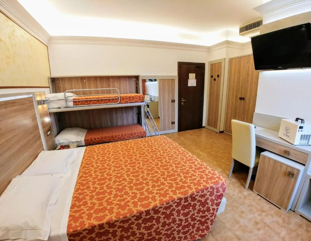 Double Room with 2 Extra Beds — Hotel Carancini