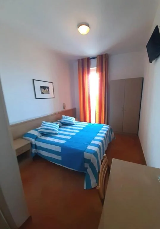 Camera Matrimoniale con Balcone e Vista Mare — Hotel Salsedine