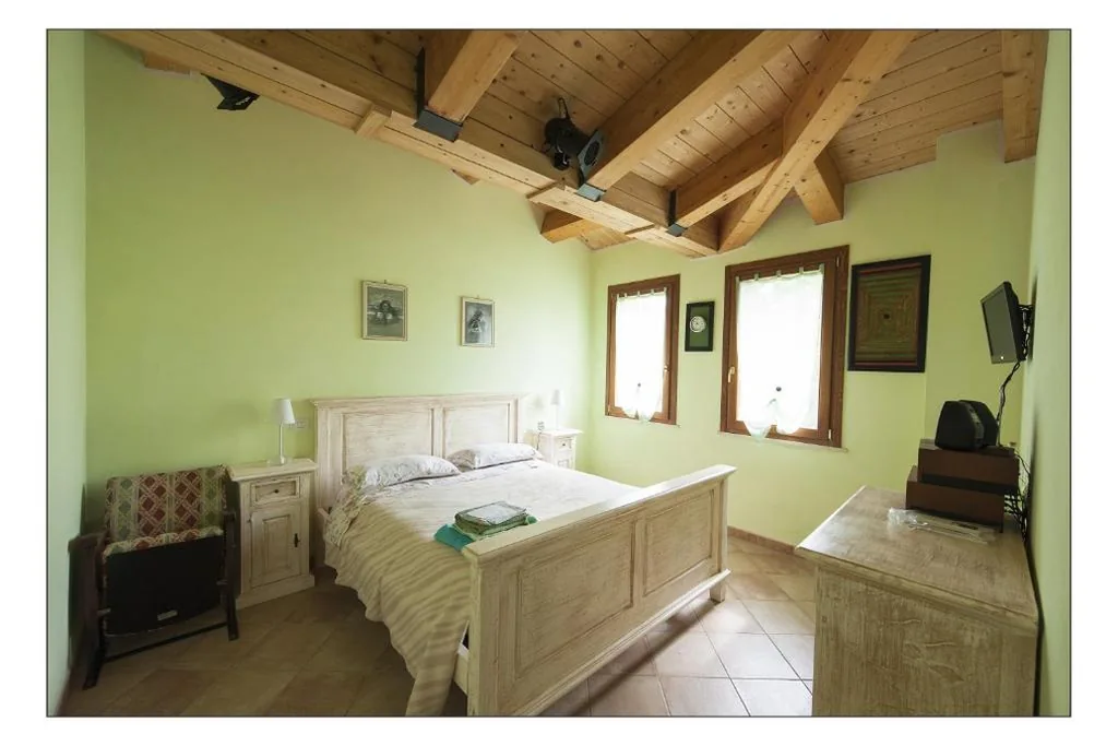 Camera Matrimoniale con Vista Giardino — Bed & Breakfast Montesterlino