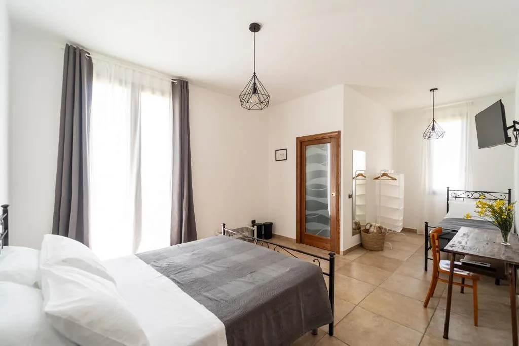 Camera Matrimoniale con Vista Montagna — Casa Schiavoni