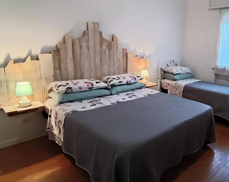 Deluxe Double Room with Private Bathroom — Casa Vintago b&b