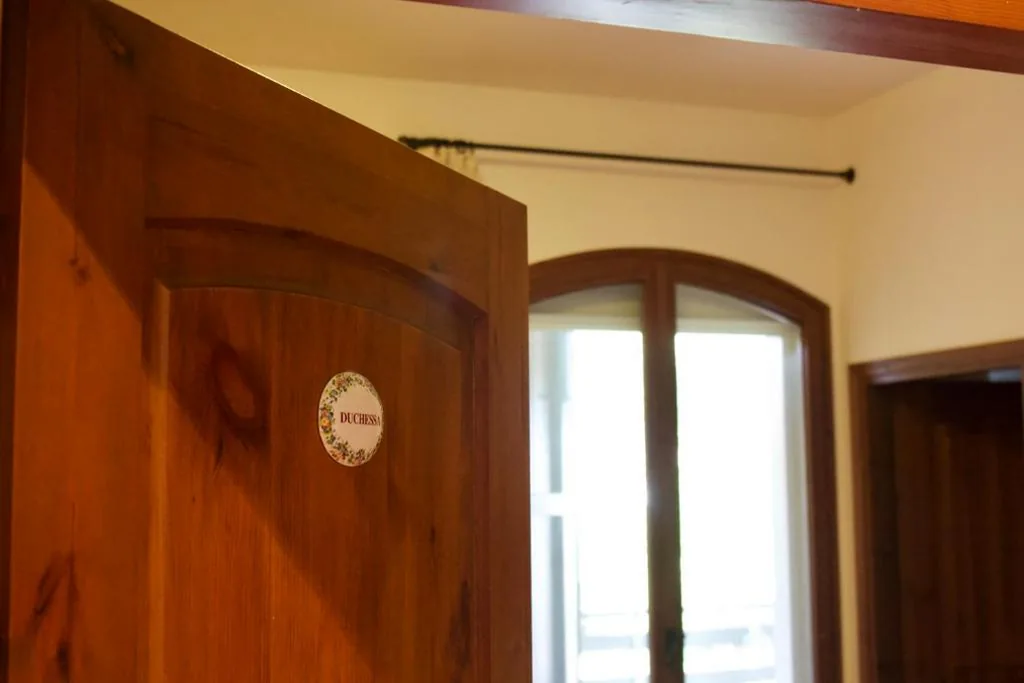 Camera Matrimoniale Deluxe con Balcone — Casale del fattore