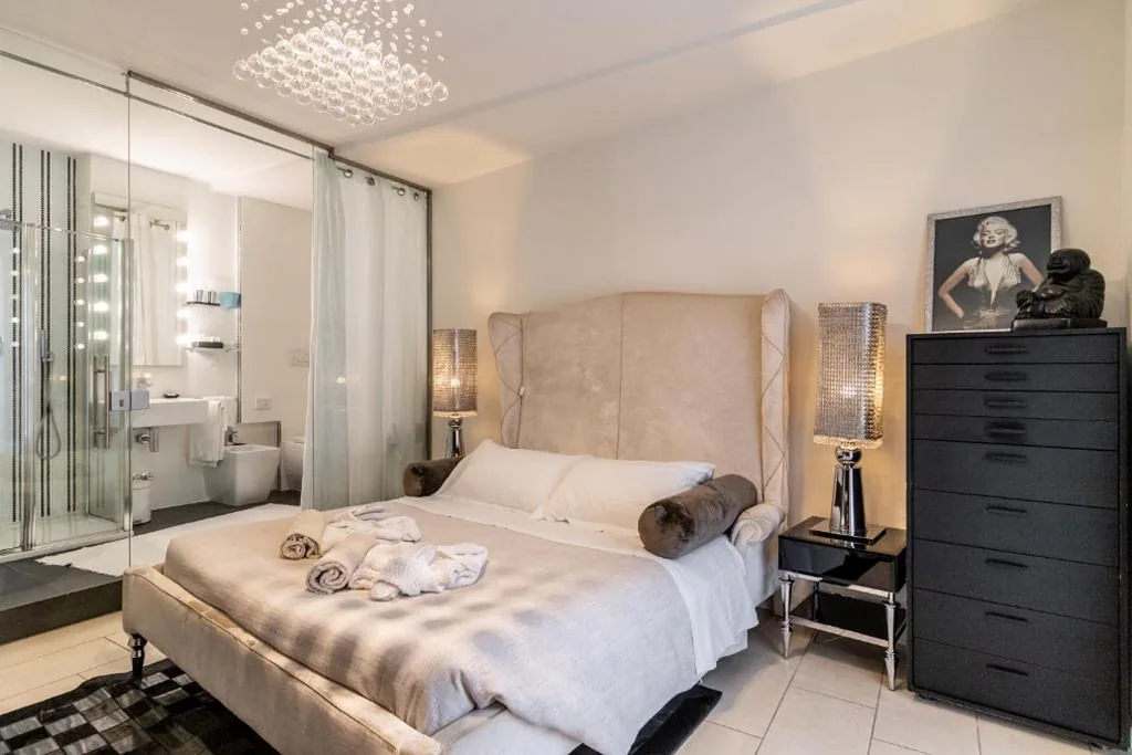 Deluxe Double Room with Partial Sea View and Hot Tub — Vistamare Suite