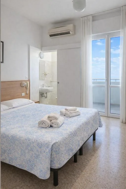 Camera Matrimoniale Deluxe — Hotel Brezza Nuova Gestione