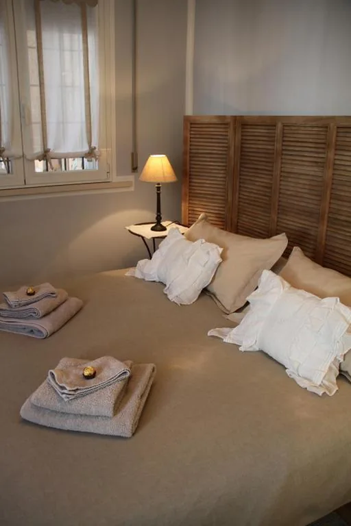 Camera Matrimoniale/Doppia con Letti Singoli — B&B Nadine Forlì – boutique eco stay con parcheggio gratuito