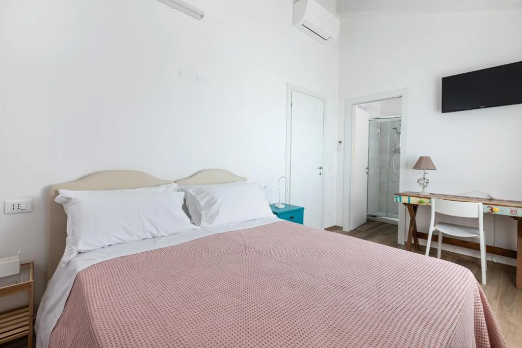 Double or Twin Room — Ca’ Mira – Room&Breakfast